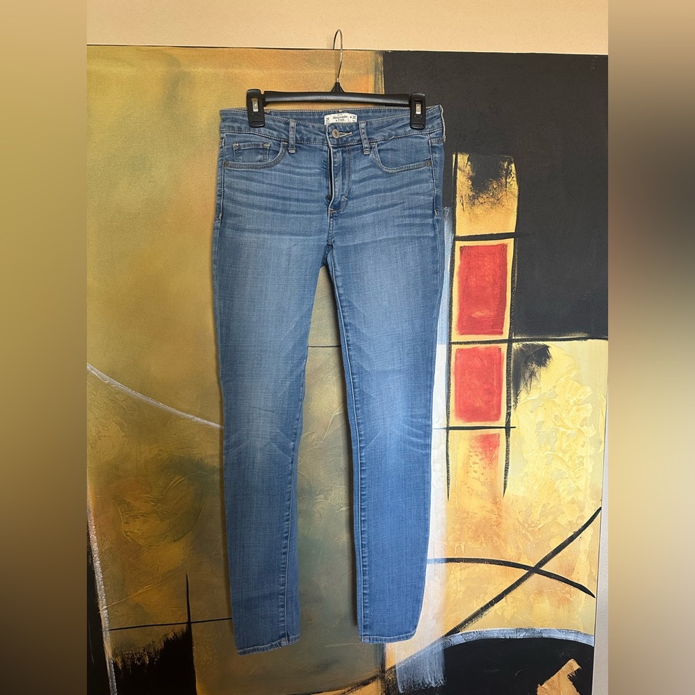 Abercrombie & Fitch Women's Light Wash Skinny Jeans size 26/31